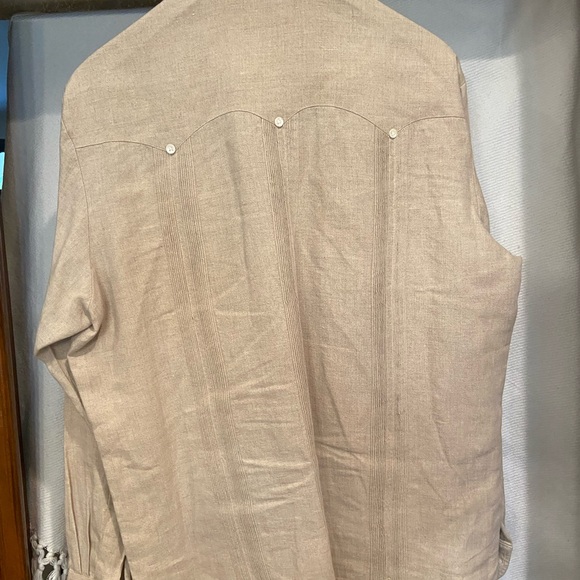 Men’s Guayabera - Picture 2 of 3